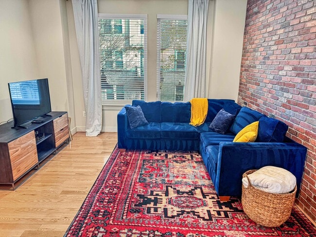 Building Photo - 5610 45th Ave