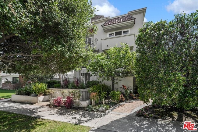 Building Photo - 718 Lincoln Blvd Unit 1