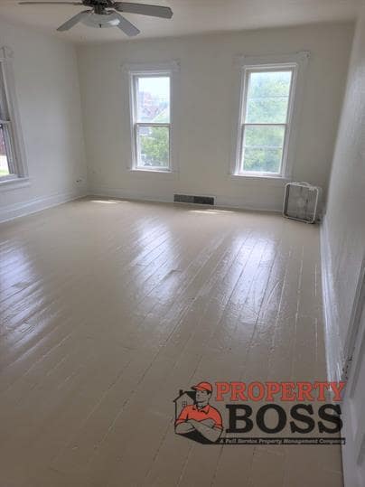 Photo - 825 Wabash St