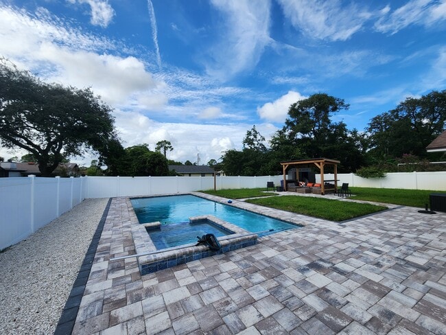 Photo - 11 Ferris Ln