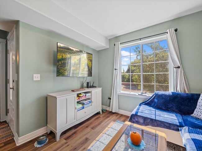 Photo - Spacious 3 Bed 2.5 Bath in Cheyenne! Avail. 7/25!