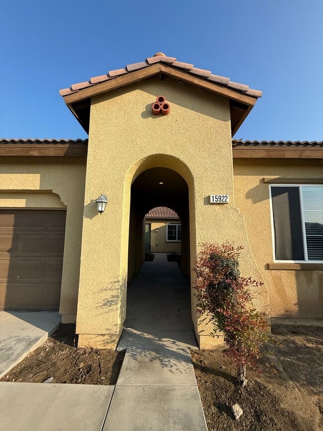 Photo - Beautiful 2014 Built Home - 5 bed 4 bath i...
