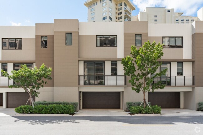 Biscayne Shores - Villas