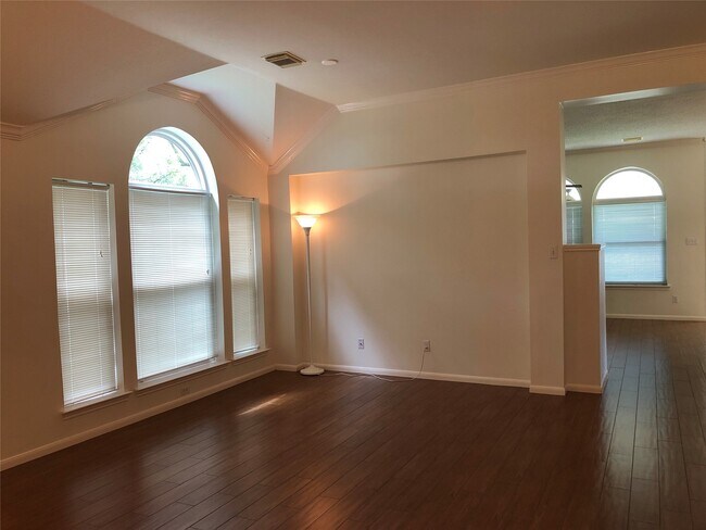 Photo - 3103 Indigo Ln