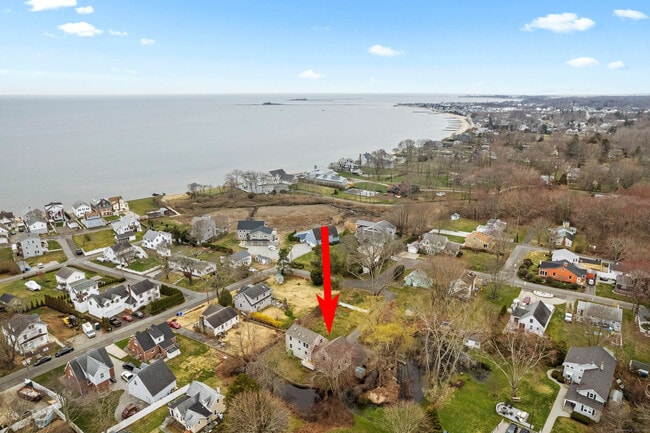Photo - 62 Brookside Ave E
