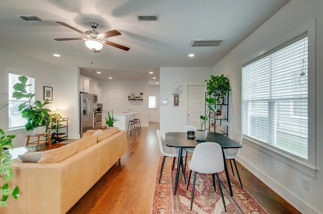 Photo - 749 Cottage Park Dr