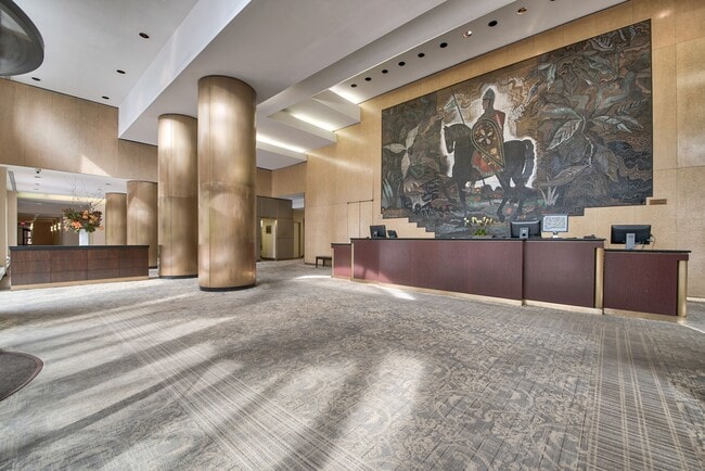 Normandie Court