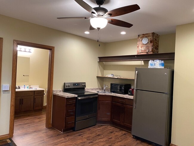 Building Photo - 1502 Mississippi St Unit 1502 Rental