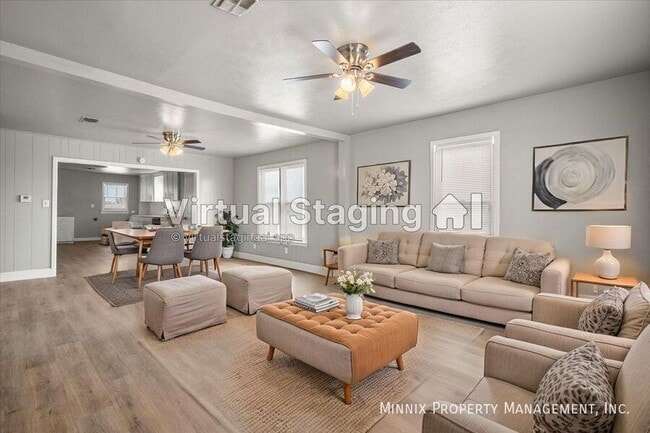 Photo - 1302 Ave. E (FS)-1