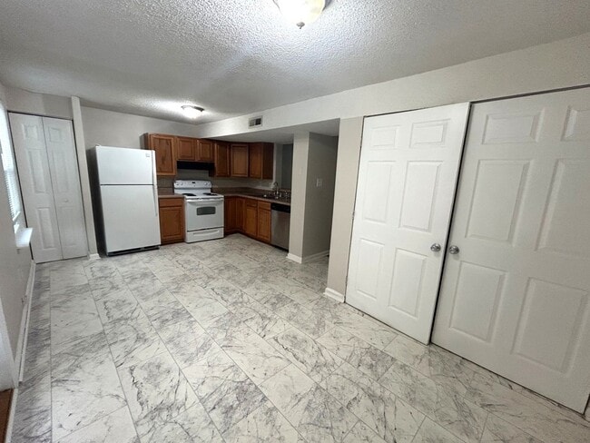 Photo - IVERJOHN4107 Unit 1