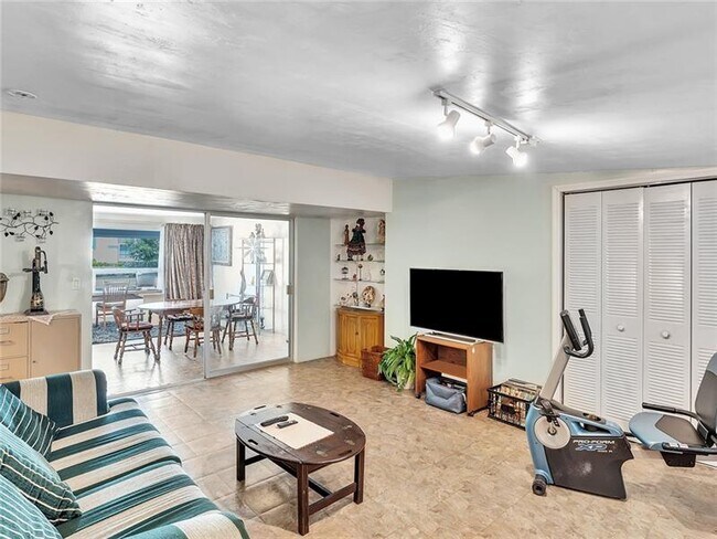 Photo - 4910 NE 18th Ave