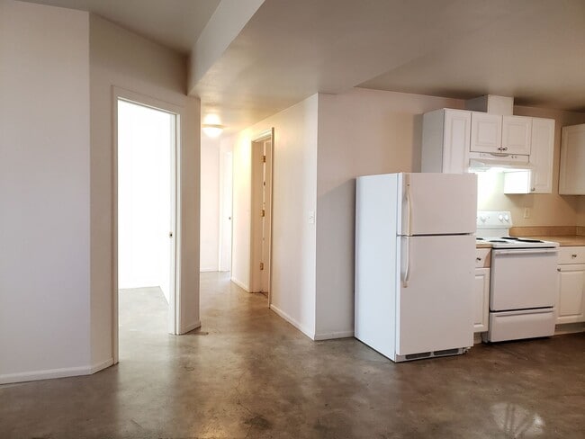 Photo - 1825-1827 Mill St Unidad 1827