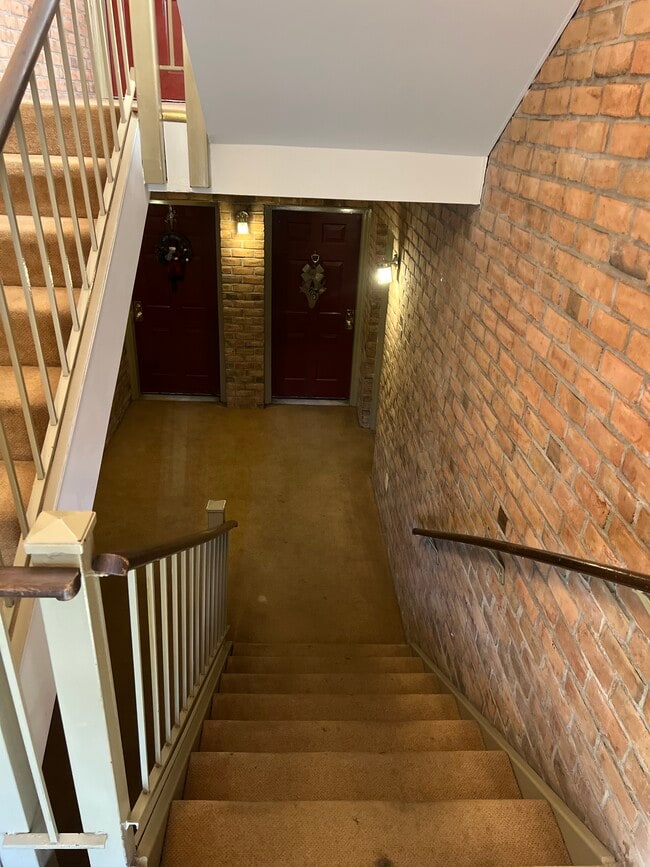 Photo - 2 Banyan Wood Ct