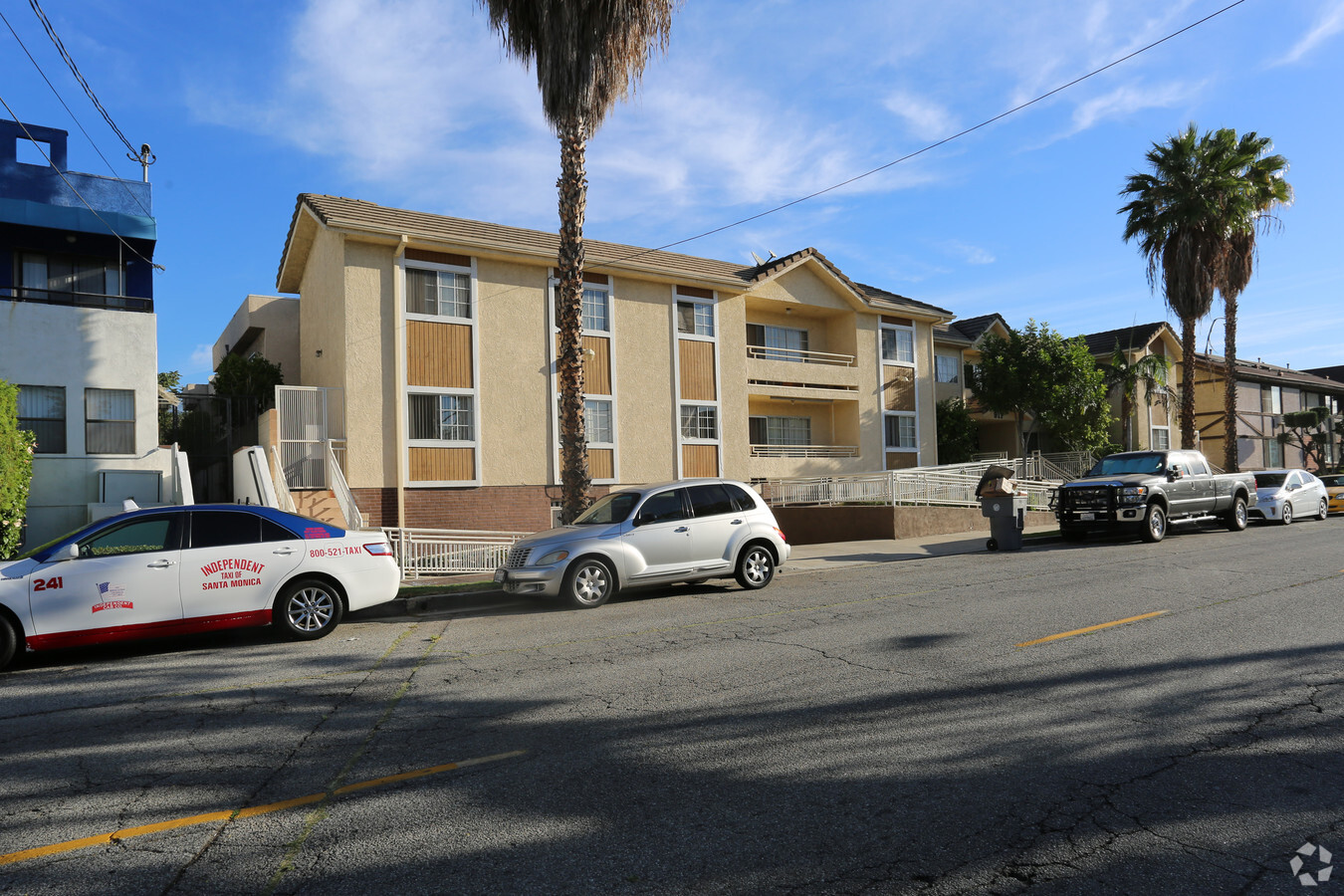 Photo - 911 E Lomita Ave Apartments