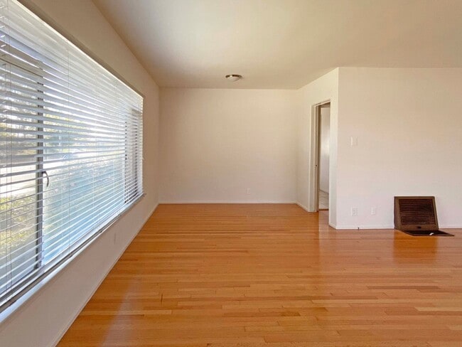 Photo - 215 S Baldwin Ave Unidad 215 #A