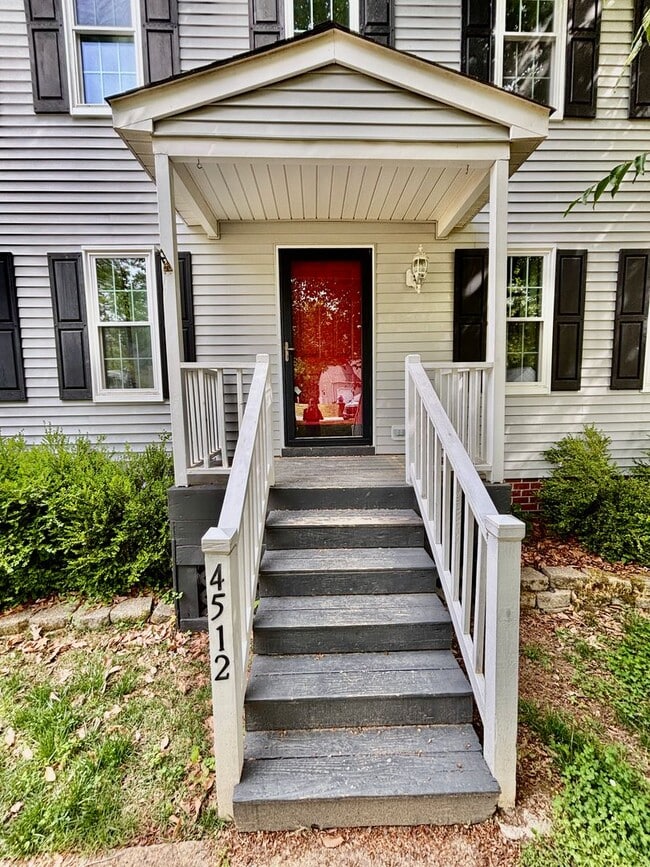 Photo - 4 bedroom/ 2.5 bathroom- Village Square of Williamsburg