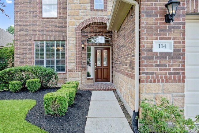 Building Photo - 114 N Hawkhurst Cir
