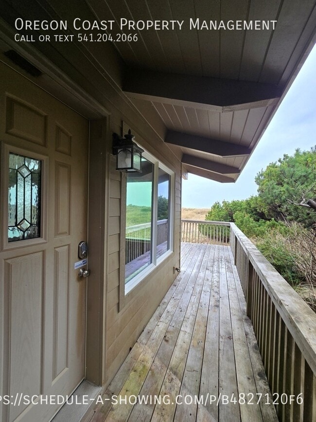 Photo - 1902 NW Oceania Dr