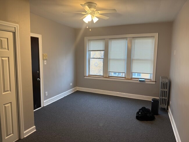 Building Photo - 1348 W 83rd St