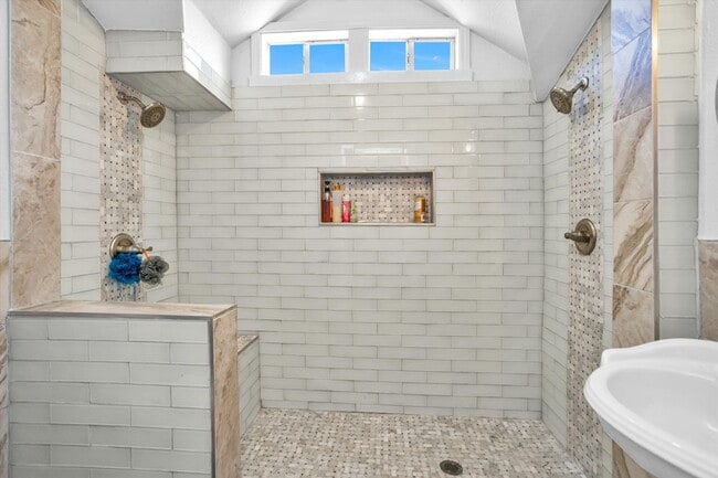 Photo - 631 Clear Lake Rd