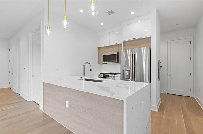 Building Photo - 6025 JFK Blvd E Unit 308