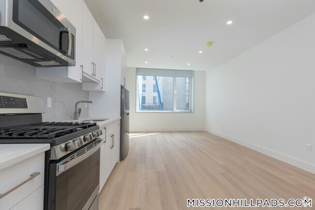 Building Photo - 1127 Harrison Ave Unit 221 Rental