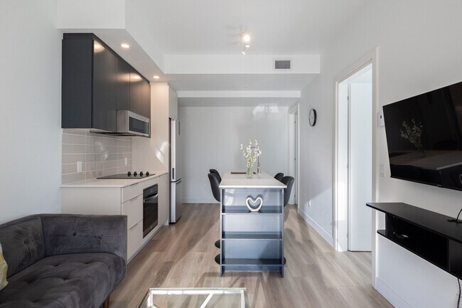 Photo - 665 Rue Versailles Unit ID1261778P