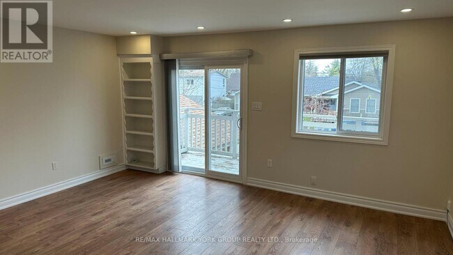 Photo - 210 Ways Bay Dr