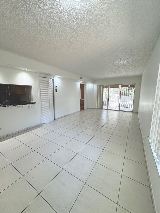 Building Photo - 9500 SW 140th Ct Unit 9500