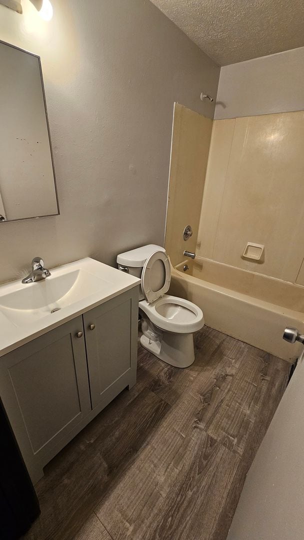 Photo - 118-118.5-1185 Wood St Unit 118 Wood St