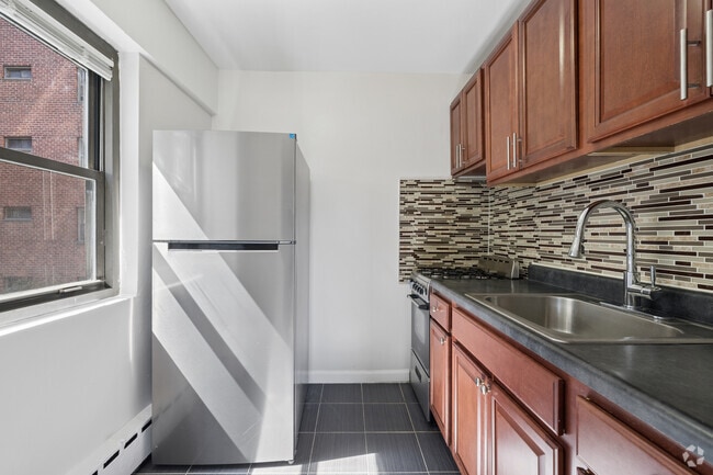 1BR, 1BA - 530SF - Kitchen - Glenwood Apartments