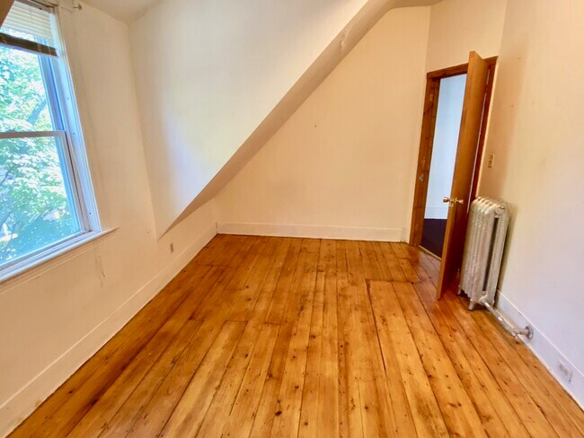 Photo - 32 Foster St
