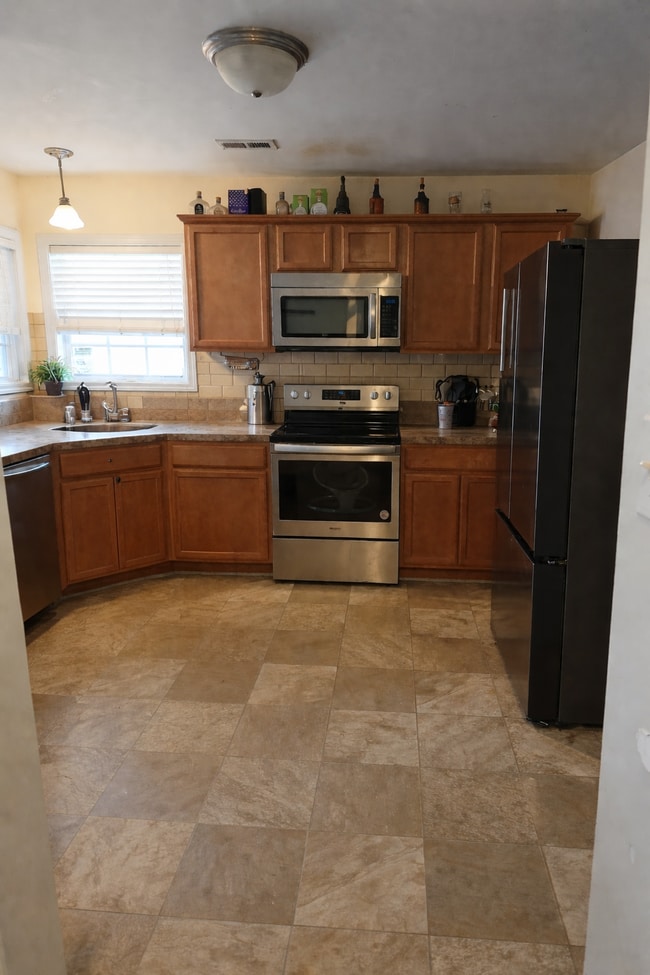 Photo - 108 Cherry Grove Dr