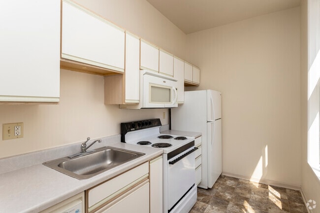 2BR, 1BA - 850SF - Securities Downtown