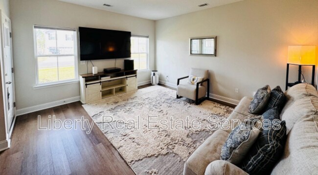 Photo - 342 Mcclelland Lp NE