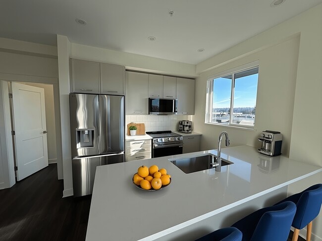 Photo - 5382-200 200 St