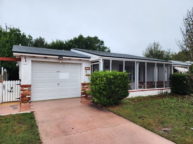 Building Photo - House For Rent