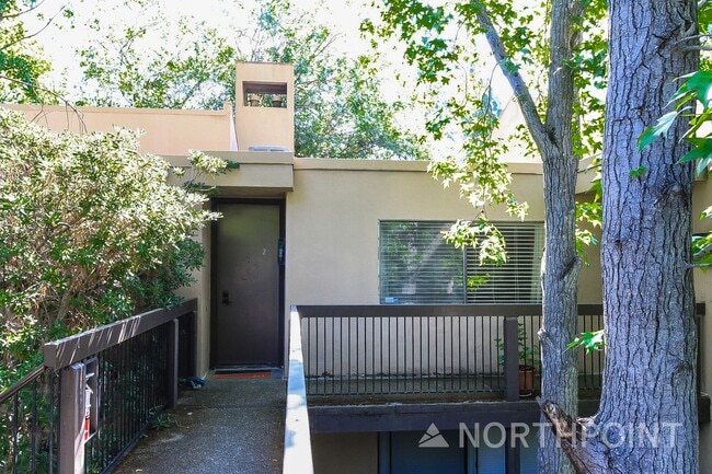 Photo - 2BR/2BA | Newly Renovated Unit | Community pools | In Woodside Sierra! Unidad 2