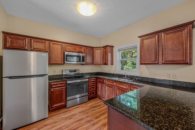 3 bedroom kitchen - The Reserve at Berkeley Rental
