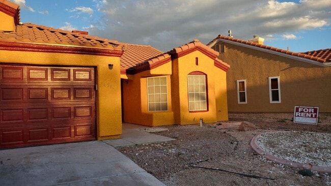 Building Photo - 4216 Fino Cir