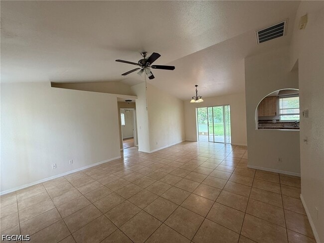 Photo - 911 SE 31st St