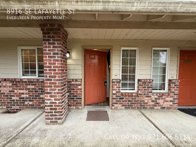 Photo - 8916 SE Lafayette St