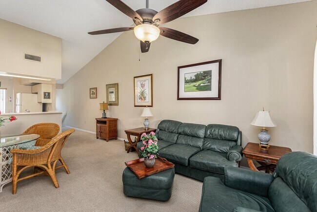 Building Photo - 1089 Country Club Dr Rental