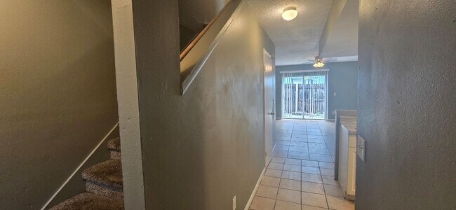 Photo - 2/1 Townhouse  Grant Park Unit B