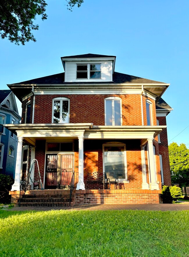 Photo - 1619 Frederica St Unidad B