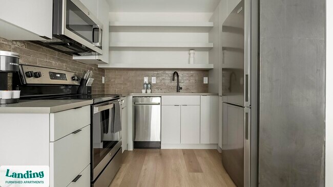 Photo - 2009 N Howard St Unidad 325