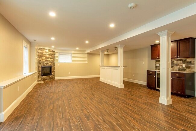 33 Liberty Ave