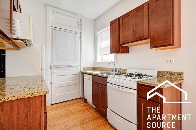 Photo - 4402 N Rockwell St Unit 3
