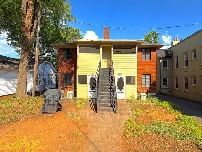 Building Photo - 1720 Garden Terrace Unit 2