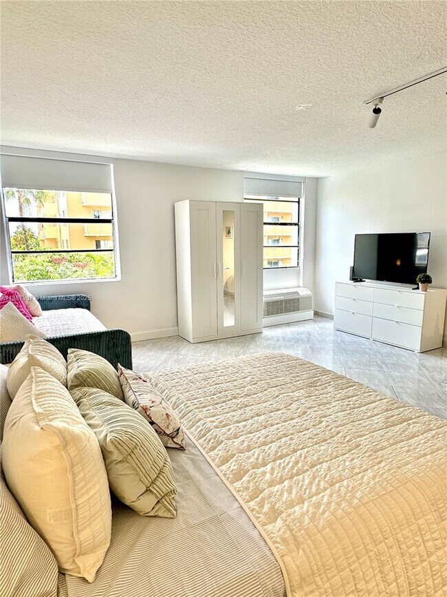 Photo - 710 Washington Ave Unit 407